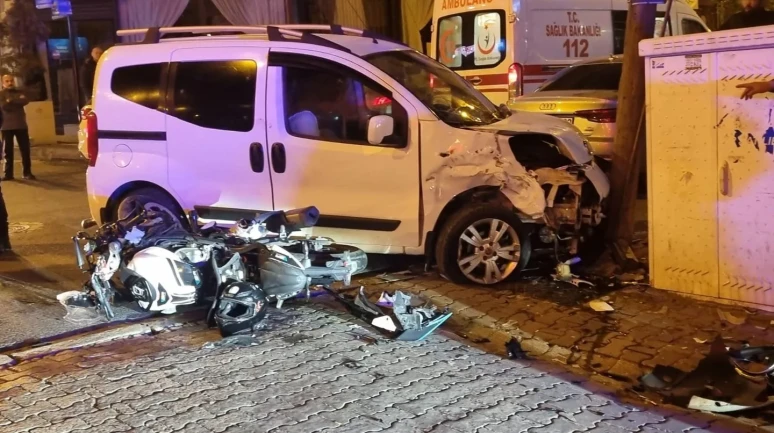 Tekirdağ'da motosikletli araçla çarpışarak kaldırımdaki yayanın üzerine düştü