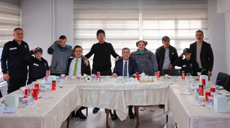 Bayburt’ta özel eğitim öğrencileri polisevinde misafir edildi