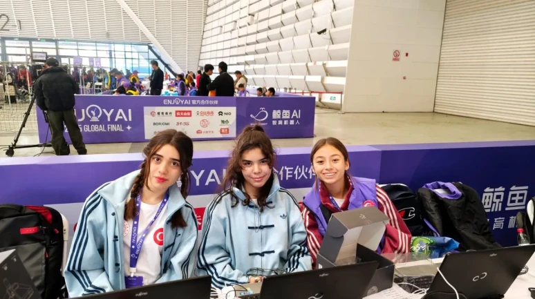 Balıkesir Robotik Takımı Çin’de gümüş madalya kazandı