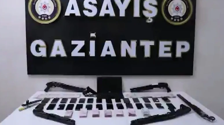 Gaziantep'te fuhuş operasyonunda 14 şahıs tutuklandı, duvardaki yazılar dikkat çekti