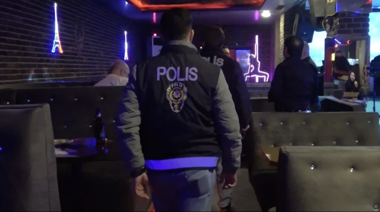 Bursa'da yılbaşı öncesi kaçak ve sahte alkole yönelik geniş çaplı denetim yapıldı