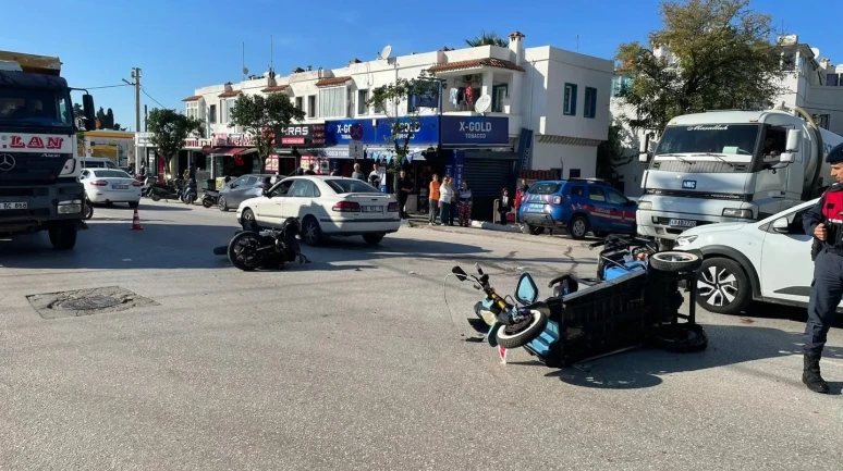 Bodrum'da motosiklet ile 3 tekerlekli bisikletin çarpışması sonucu 1 kişi öldü 1 kişi