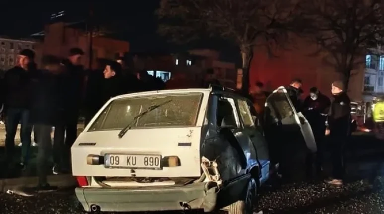 Köşk'te direksiyon hakimiyeti kaybolan araç yoldan çıktı 4 kişi yaralandı