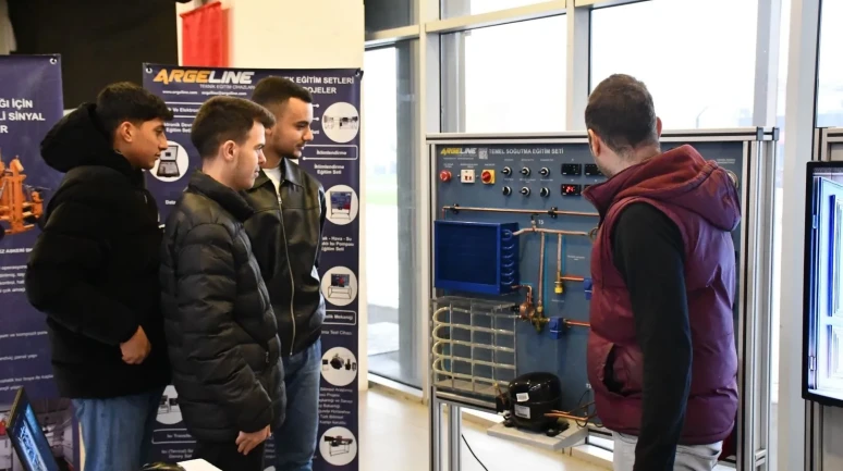 Balıkesir’de endüstriyel sektörler fuarı gençleri firmalarla buluşturdu