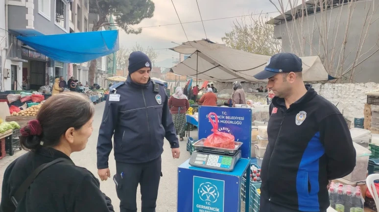 Germencik’te pazarlarda kontrol kantarı uygulaması devam ediyor