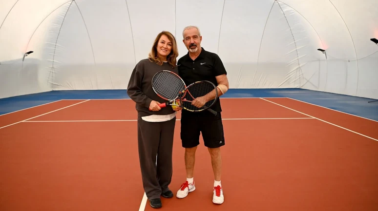 Kuşadası'nda balon kort sporseverlerden yoğun ilgi görüyor
