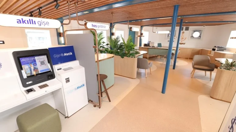 İstanbul'da İş Bankası'nın yüzen şubesi İş Vapur Galataport'ta hizmete başladı