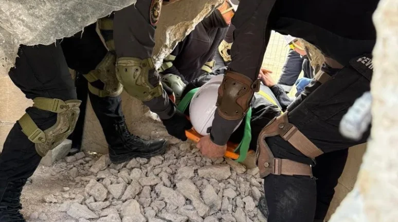 Bayburt’ta çevik kuvvet personeline enkazda arama kurtarma eğitimi verildi