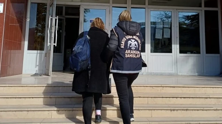 Kırıkkale'de 8 firari hükümlü operasyonla yakalandı, bir yıldır aranan şahıs güneşlikle yüzünü gizlemeye