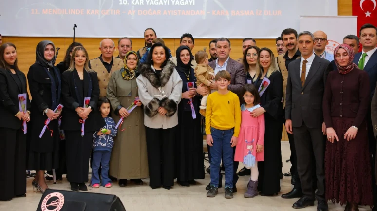 Bayburt'ta öğretmenlerden türkü ziyafeti gerçekleştirildi
