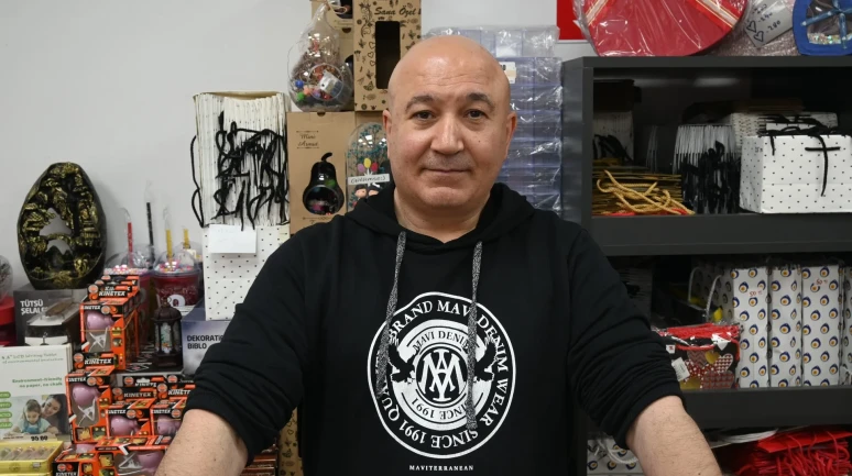 Eskişehir'de yılbaşı öncesi hediyelik eşya ve süsleme malzemelerine talep arttı