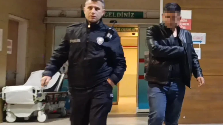 Bursa'nın İnegöl ilçesinde alkollü sürücünün kamyoneti 3 araca çarptı