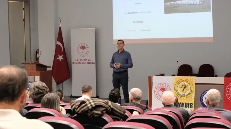 Eskişehir’de arıcılık ve arı ürünleri paneli düzenlendi