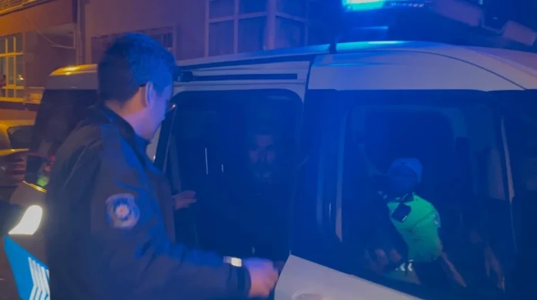 Tekirdağ Çorlu'da alkollü sürücünün park halindeki araca çarpması sonucu maddi hasar meydana geldi