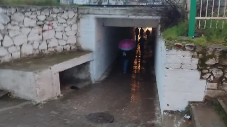 Germencik'te zabıta ekipleri okul önlerinde güvenlik nöbeti tutuyor