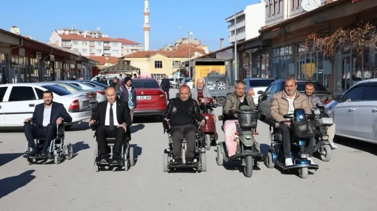 Alaca Belediye Başkanı Şerif Arslan engelli bireylerle bir araya geldi