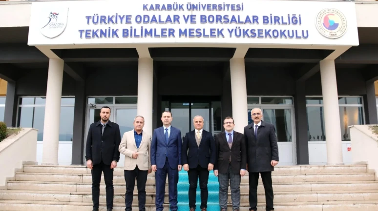 Karabük'te TOBB Teknik Bilimler MYO'da uygulamalı eğitim çalışmaları incelendi