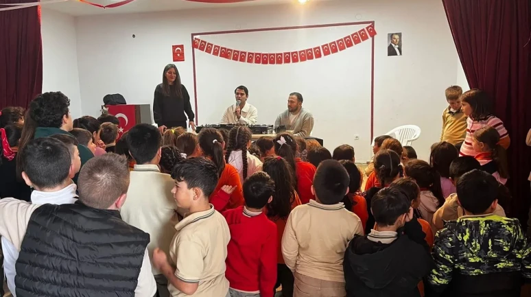 Eskişehir’de öğrenciler DJ sanatçılarıyla bir araya geldi