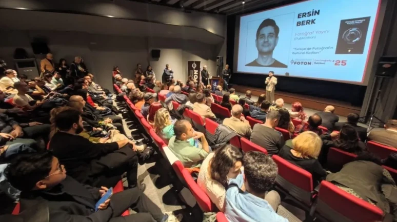 sakaryalı öğretim görevlisi Ersin Berk 'Yılın Fotoğraf Yayını' ödülünü aldı