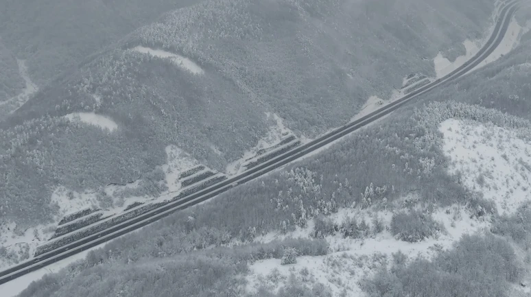 Düzce'de Bolu Dağı'nda karla kaplı yollar açık, manzara kartpostallık