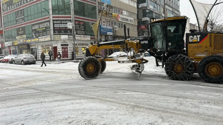 Bingöl'de beklenen kar yağışı etkisini göstermeye başladı
