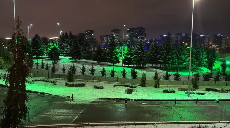 Ankara'da kar yağışı nedeniyle bazı yollar ulaşıma kapandı