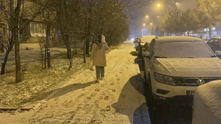 Kastamonu'da kar yağışı nedeniyle 202 karayolu ulaşıma kapandı