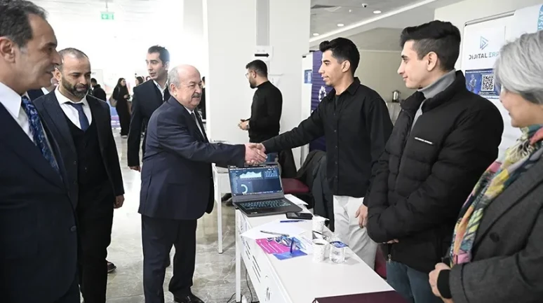 Uşak Üniversitesi'nde Kariyer Günü’25 ile öğrenciler ve firmalar bir araya geldi