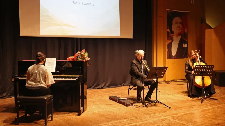 Antalya'da İsmail Baha Sürelsan Konservatuvarı yılın son konseriyle müzikseverleri büyüledi