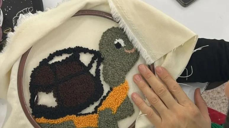 Hamur aile destek merkezi eğlenerek öğrenmeye devam ediyor