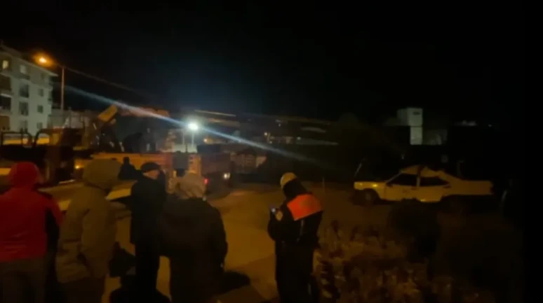 Çankırı’da kontrolden çıkan Tofaş inşaat sahasına uçtu