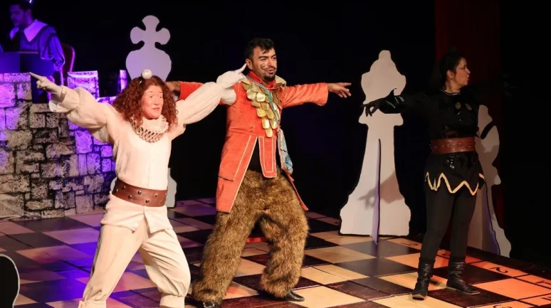 merkezefendi kent tiyatrosu çocuklarla buluşuyor