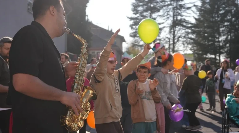 Özel çocuklar Düzce'de eğlenceli bir gün geçirdi