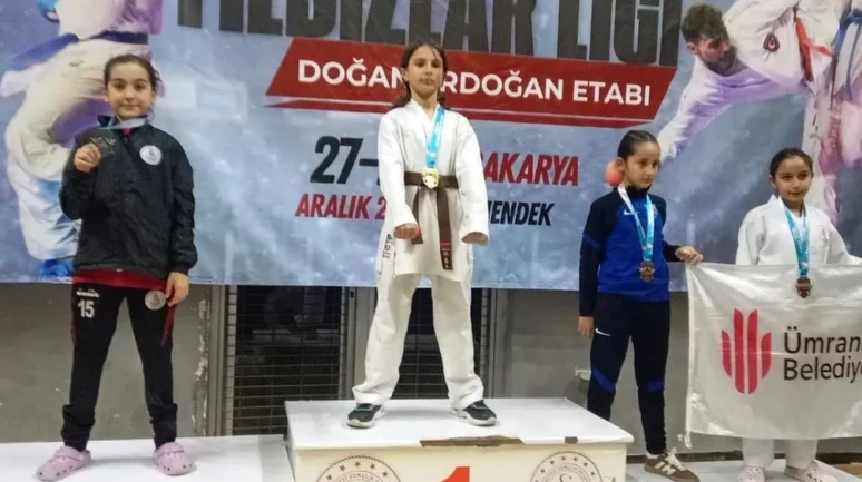 Körfezli karateciler Sakarya’da düzenlenen turnuvada 13 madalya kazandı