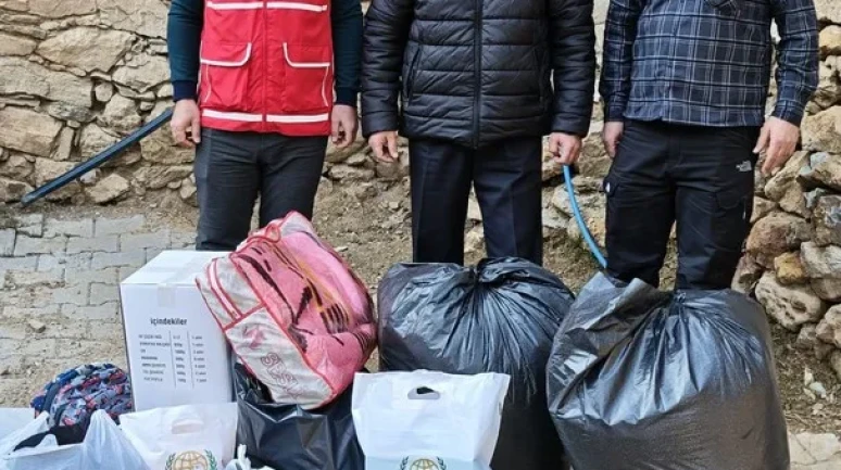 Sason'da soba yangını sonrası evi kullanılamaz hale gelen aileye destek sağlandı