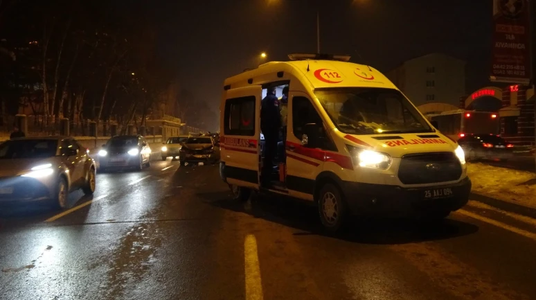 Erzurum'da zincirleme trafik kazasında 3 kişi yaralandı