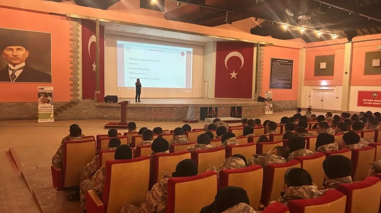 Kütahya'da erbaş ve erlere yönelik eğitim programı gerçekleştirildi
