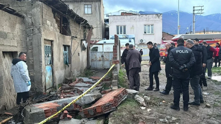 Bursa’da lodos nedeniyle çöken duvarın altında kalan genç hayatını kaybetti