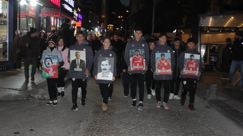 Samsunspor, 1989'daki kazanın yıl dönümünde kaybedilenleri anmak için yürüdü