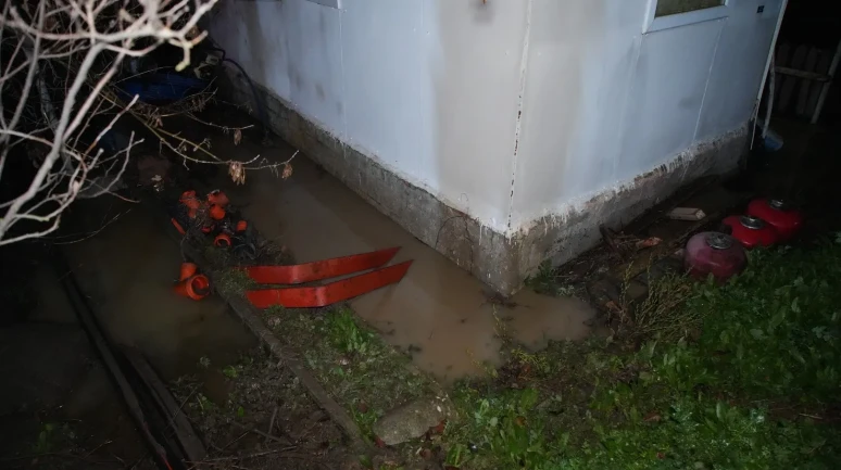 Edirne’de şiddetli sağanak su baskınlarına neden oldu