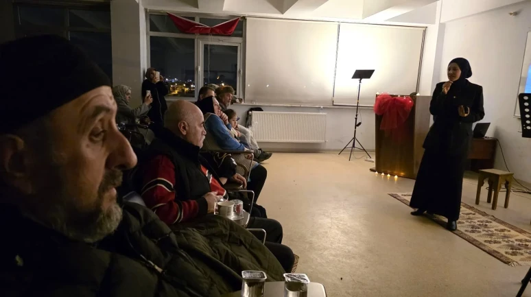 Kütahya'da "Türk Gencinin Kalp Atışı" şiir gecesi düzenlendi