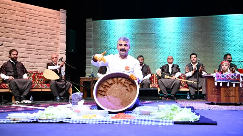 Balıkesir'de UNESCO mirası Şanlıurfa Sıra Geceleri ve Barana Geleneği ilk kez aynı sahnede
