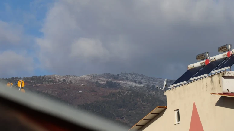 Aydın’ın yüksek kesimleri kar yağışıyla beyaza büründü