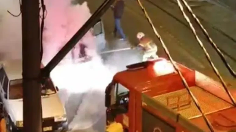 Bursa’da seyir halindeki otomobil yanarak küle döndü