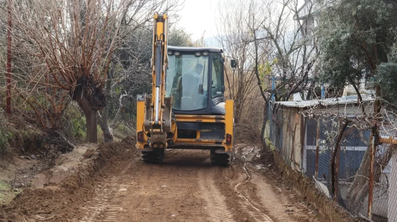 Nazilli’de Arslanlı Mahallesi’nde yol yapım çalışmaları başladı