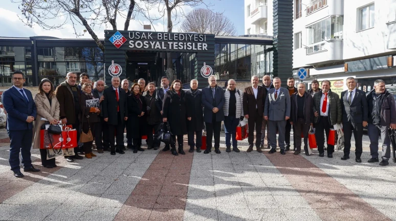 Uşak Belediye Başkanı Özkan Yalım gazetecilerle bir araya geldi