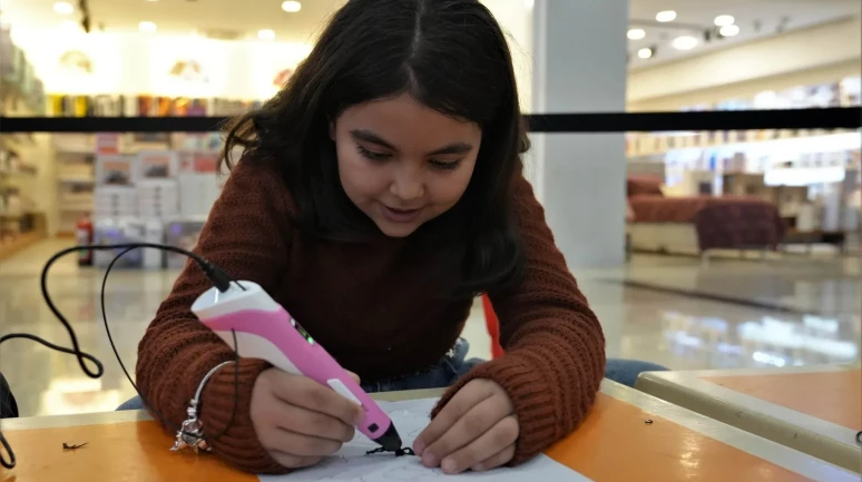 Keçiören Belediyesi’nden öğrencilere teknoloji dolu karne şenliği