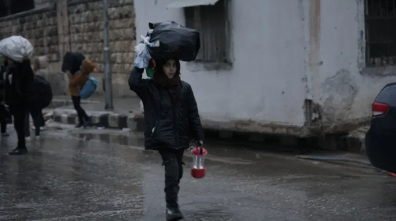 Halep'te SDG'ye verilen süre doldu, sivillerin tahliyesi devam ediyor