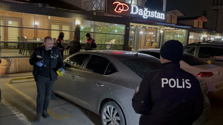 Alkollü restoranda silahlı kavga: 1 kişi yaralandı