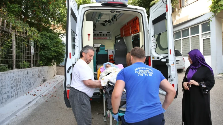 Bursa Büyükşehir Belediyesi 2025’te 22 bin hastaya evde bakım ve ambulans hizmeti sağladı